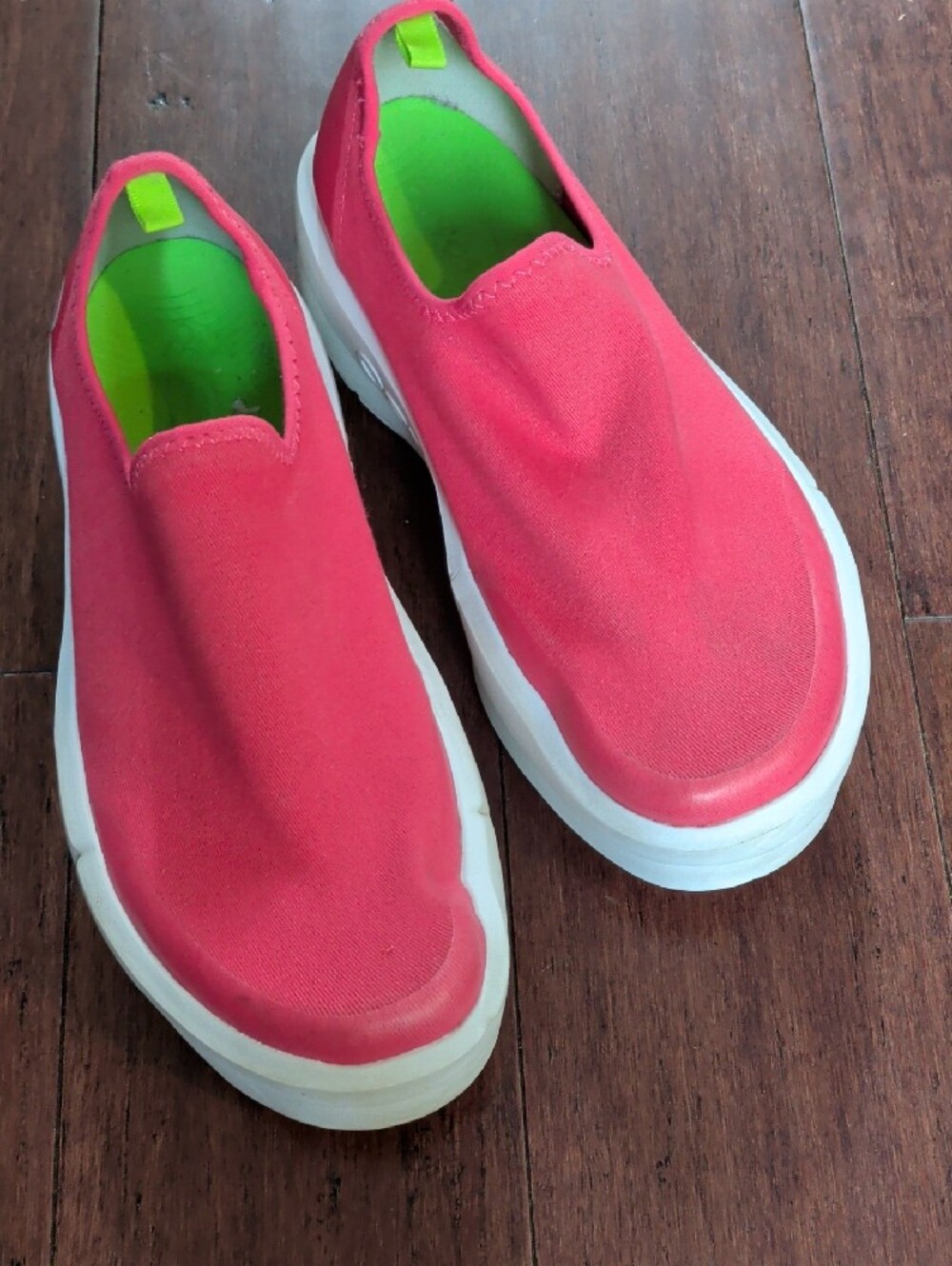 OOFOS Women's Slip-On Sneakers in Bright Pink with White Sole - Picture 12 of 14